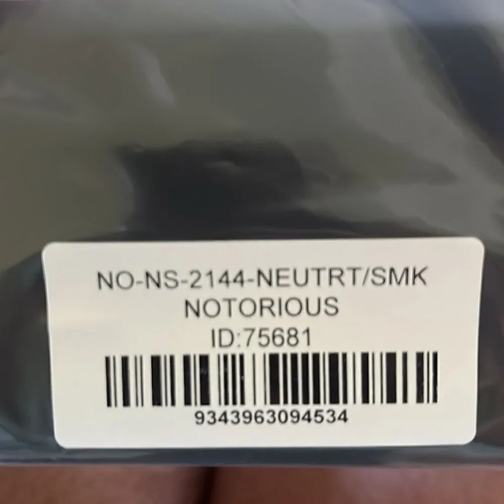 NWT Quay notorious Neutral Tort Frame / Smoke Lens Brand New in Case